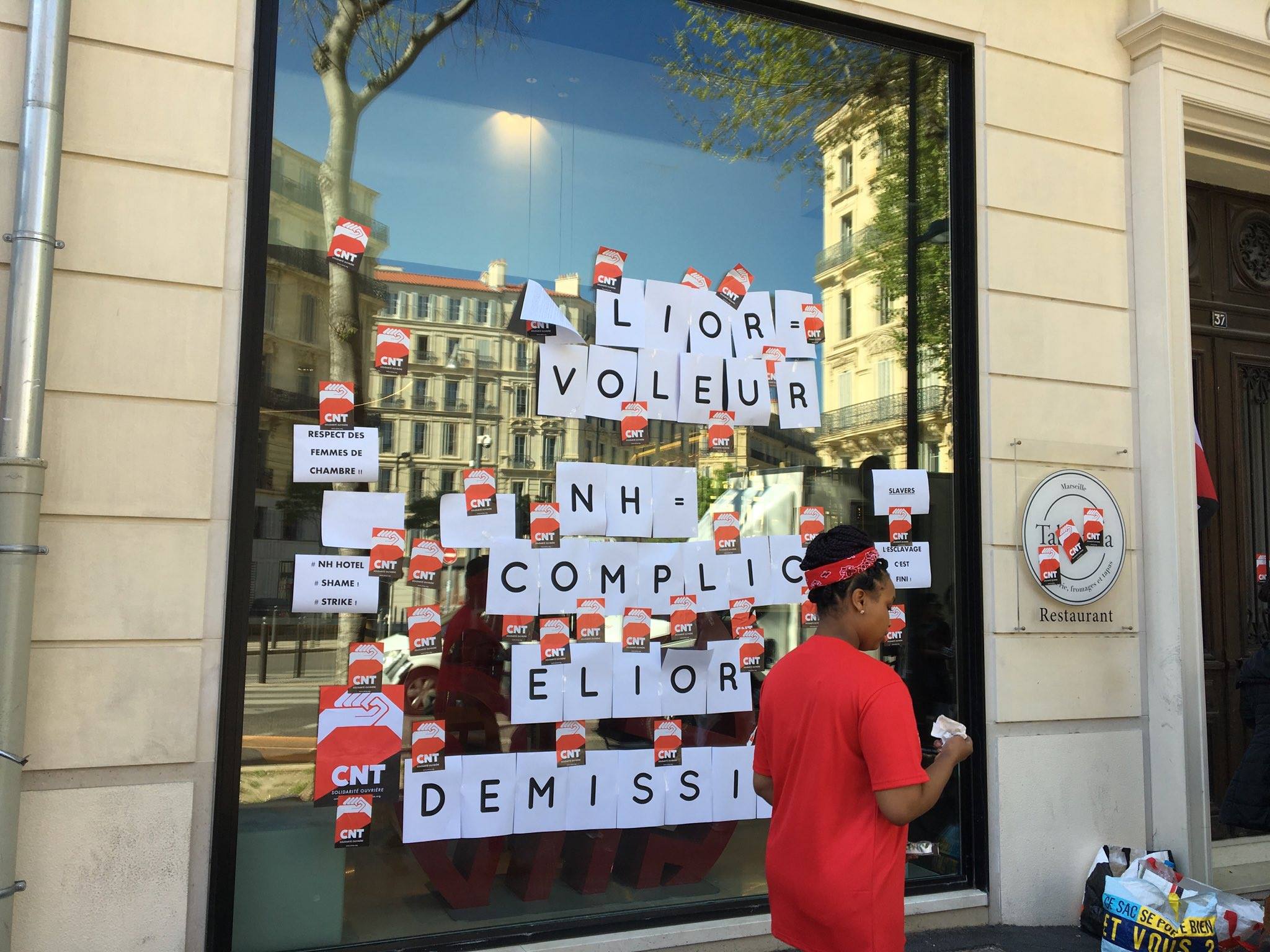 Avec la CNT-SO   DÉFENDRE NOS DROITS  ET NOTRE DIGNITÉ !  Chez ELIOR Services Propreté et Santé