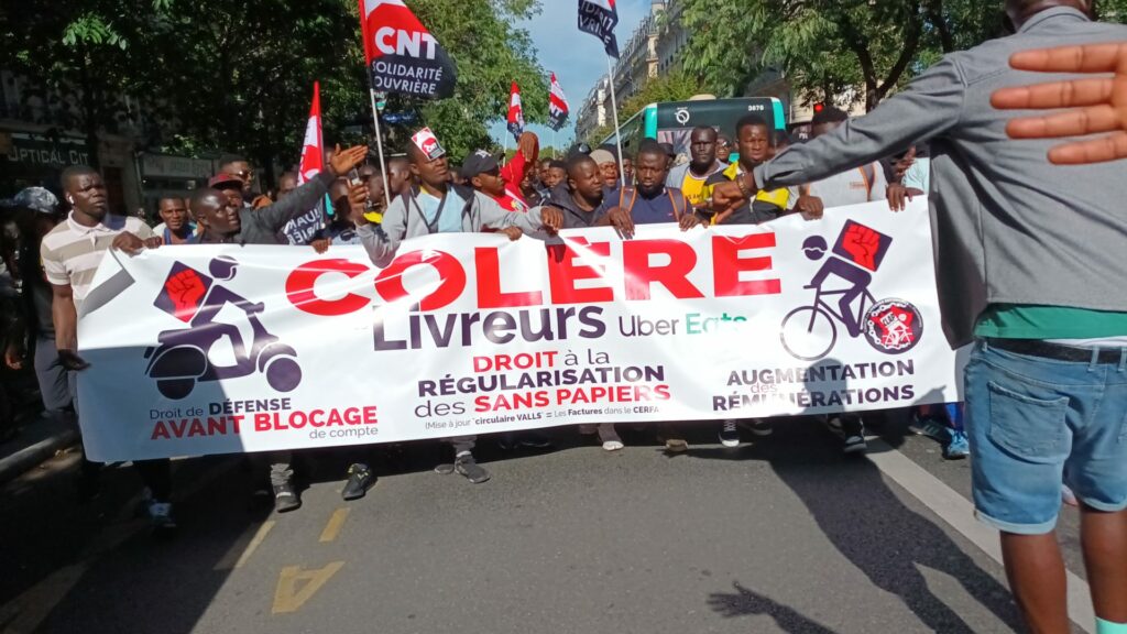 L’intersyndicale des livreurs interpelle le gouvernement sur la situation des sans-papiers UBERisés